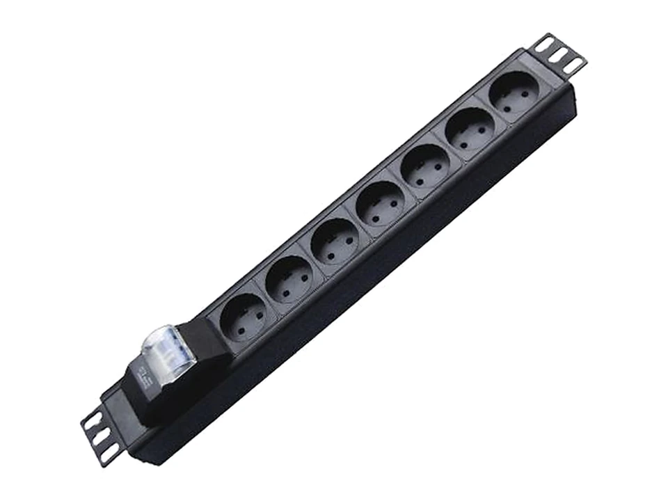 7-Outlet Danish Rack PDU · Circuit Breaker